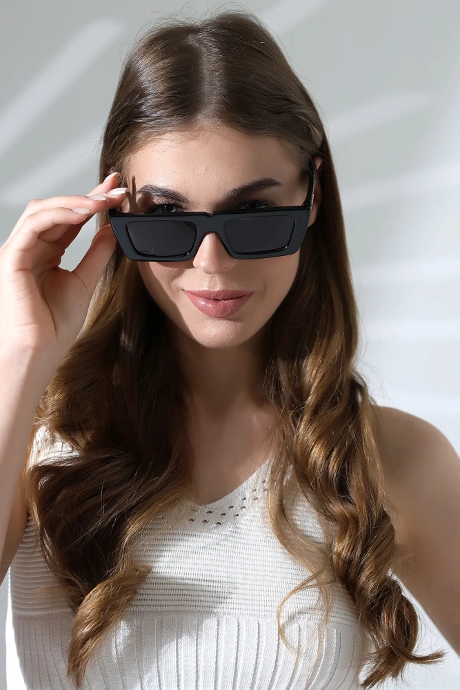 Kadın Gold Aksesuarlı Siyah Güneş Gözlüğü WJ23-6 C2