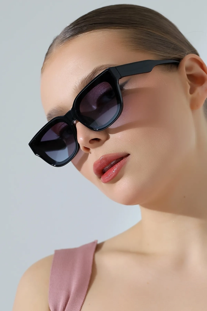 Kadın Oval Siyah Güneş Gözlüğü WJ23-1 C2